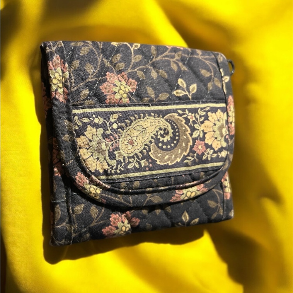 Vintage retired Vera Bradley sm. wallet Brown/ tan/ black floral paisley
